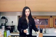 原创吃瓜少女侃娱乐,揭秘明星幕后故事
